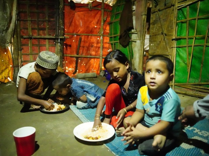send_care_packages_to_rohingya_refugee_children_RAH03052-700x525.jpeg